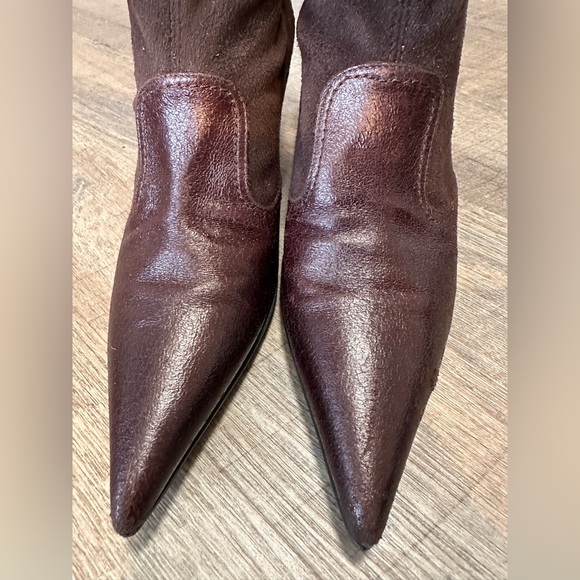 Casadei Suede & Leather Pointed Toe Pull-On Kitten Heel Ankle Boots - Size 7 - Picture 15 of 17